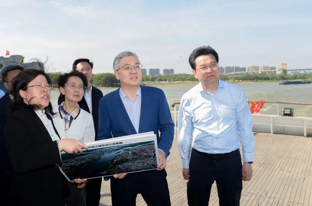 南京市委書記周紅波:堅持把修復長江生態環境擺在壓倒性位置